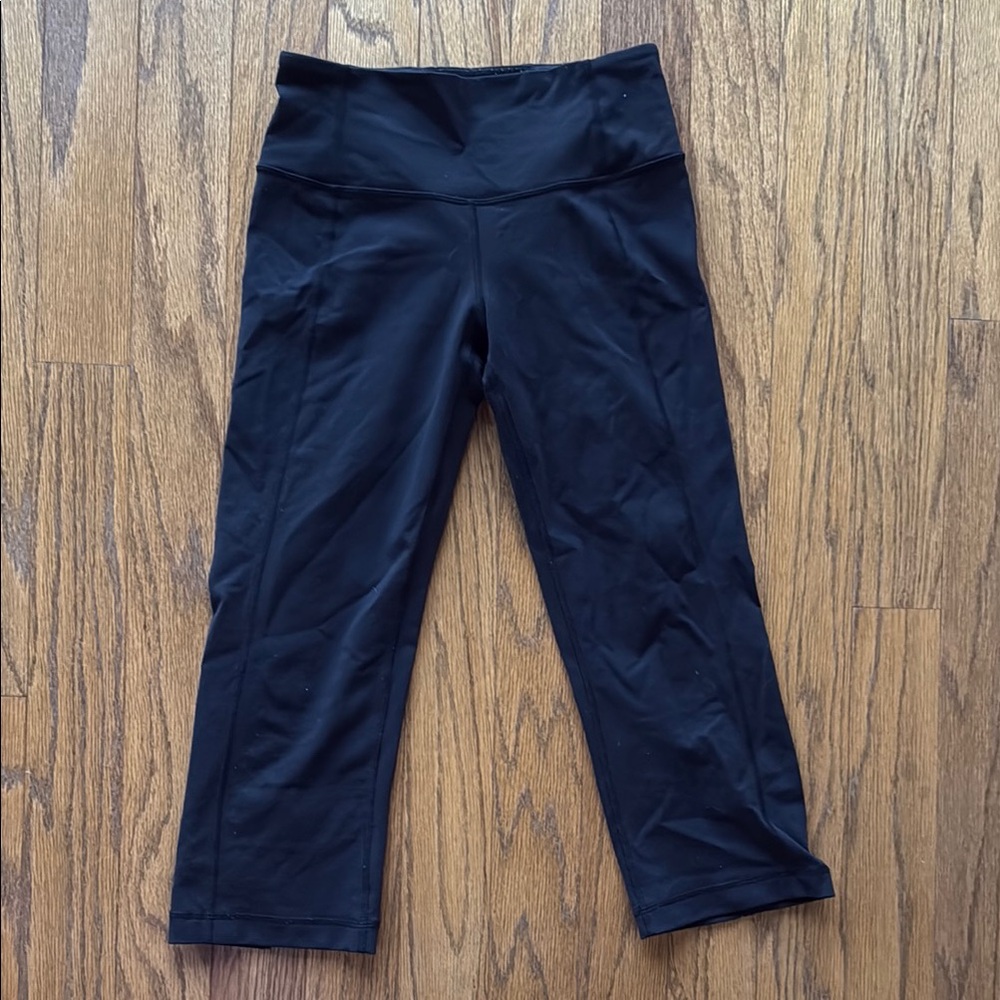 Lululemon black high waisted cropped leggings